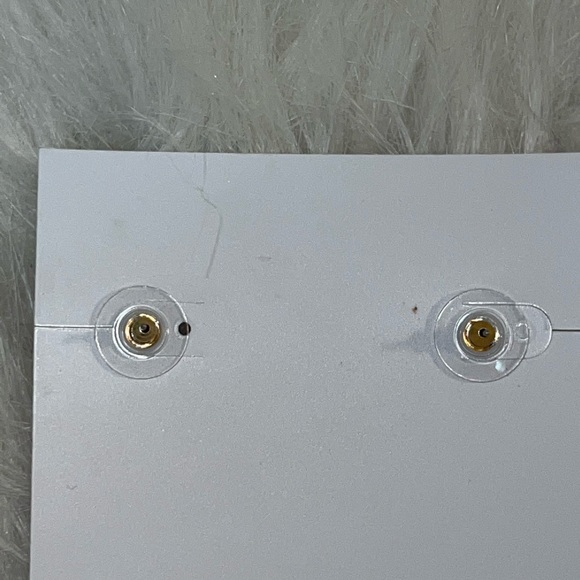 Perry Street earrings - Picture 4 of 4